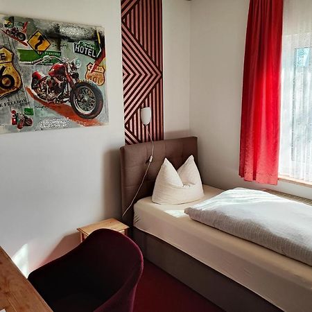 ארפורט Hotel Und Restaurant Hohenzollern מראה חיצוני תמונה