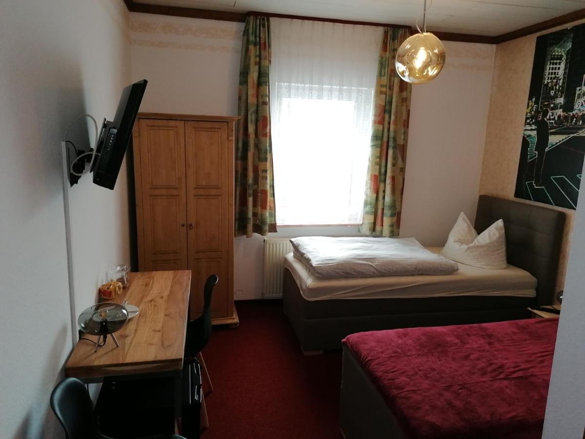 ארפורט Hotel Und Restaurant Hohenzollern מראה חיצוני תמונה