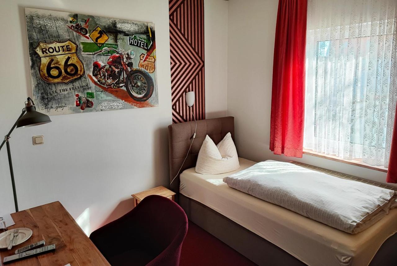 ארפורט Hotel Und Restaurant Hohenzollern מראה חיצוני תמונה